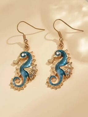 NEW Seahorse Dangle Earrings